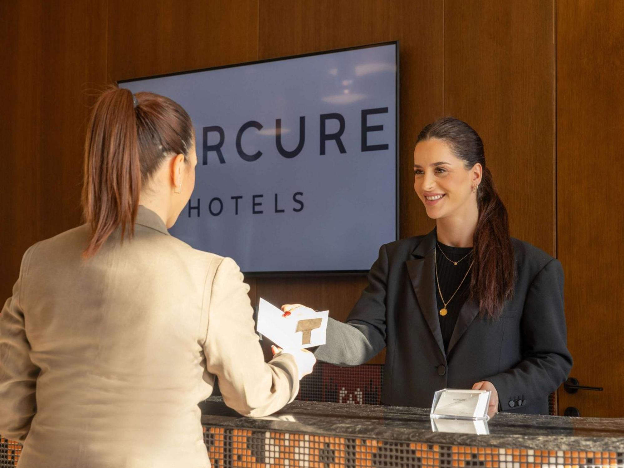 Mercure Prishtina City بريشتاين المظهر الخارجي الصورة